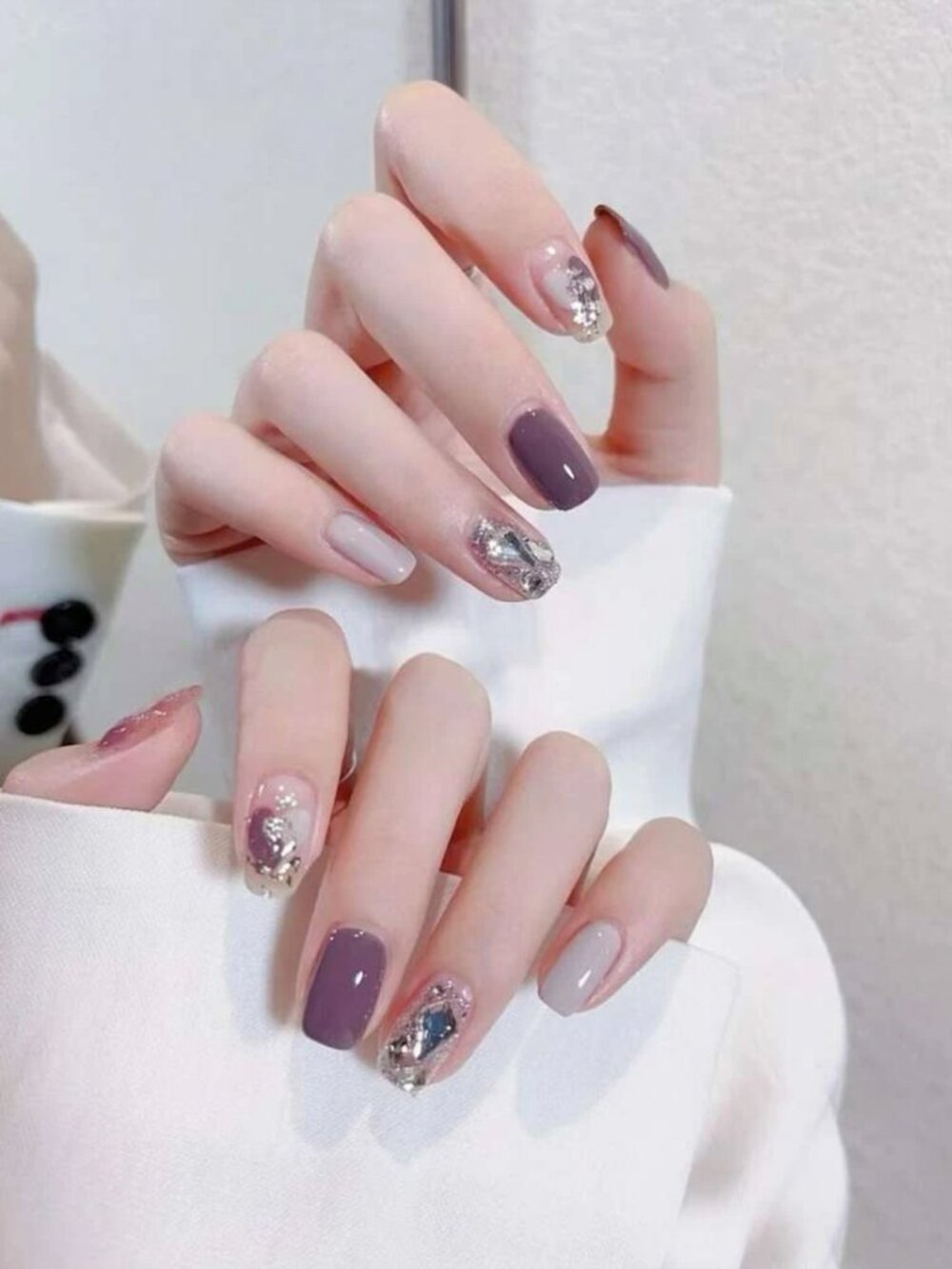 24pcs Short Square Purple Rhinestone Sequins Glitter Press-on Nails